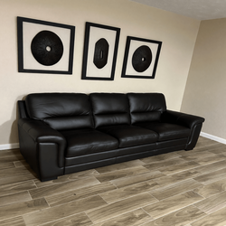 Rooms To Go Leather Sofa &amp; Love Seat Set – New Condition, Reclining - Houston, TX