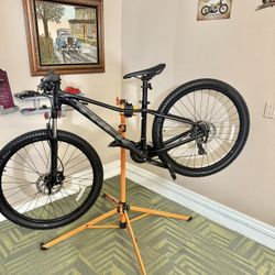 Trek Marlin 5 Mountain Bike 27.5”