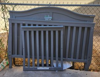 Convertible crib/toddler bed/full sized bed