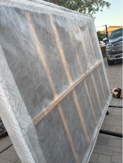 Mattress queen size
