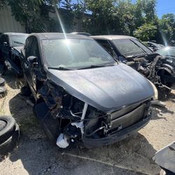 Parting Out 2010 Hyundai Tucson Parts Only 