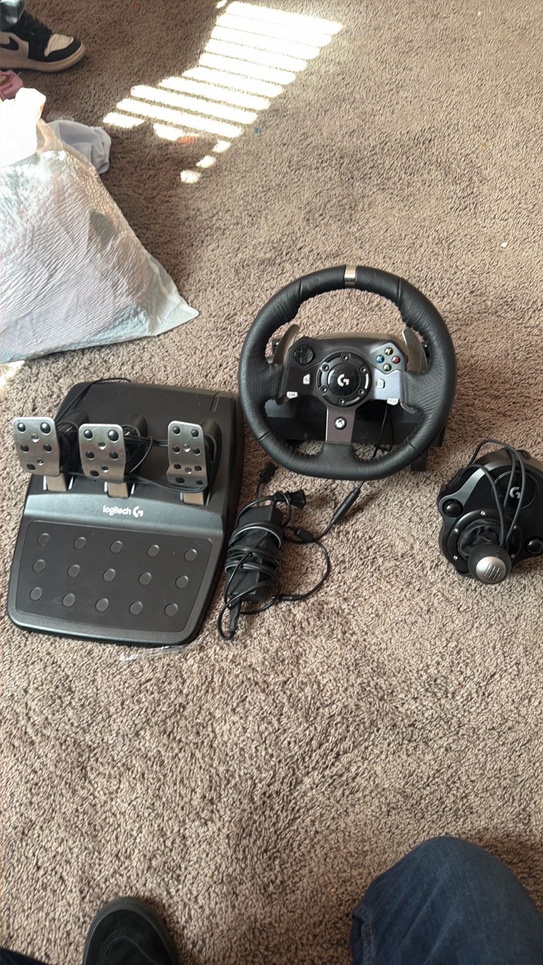 Logitech steering wheel and clutch