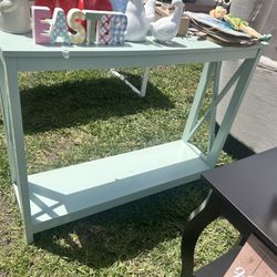Mint Green Entry Table / Console Table – Great Condition