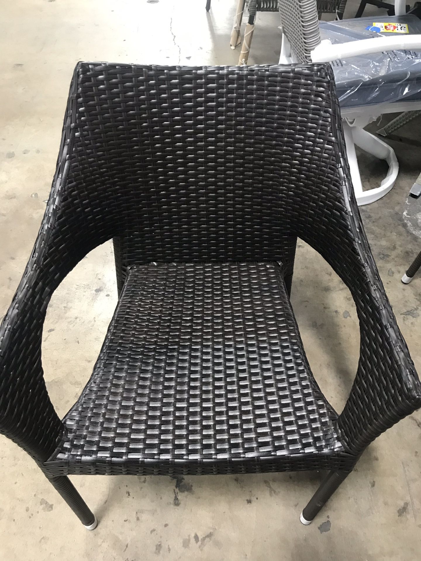 5 Piece Wicker Round Outdoor Dining Set
