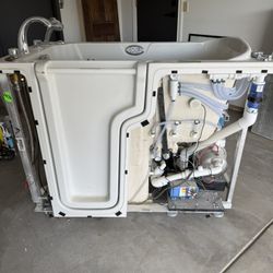 SafeStep Walk-In Tub
