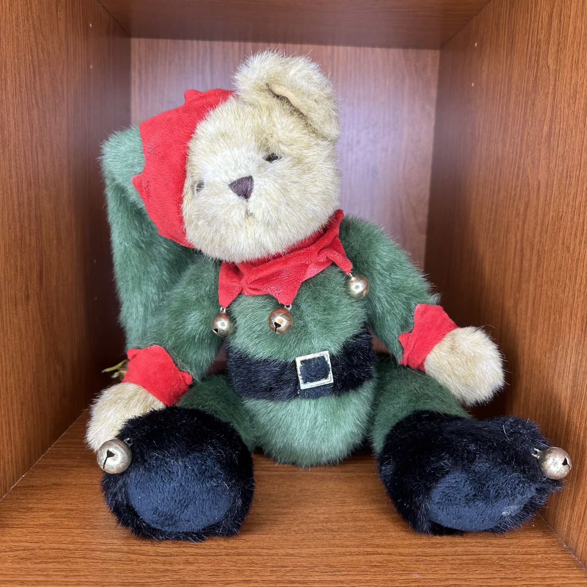 The Bearington Collection Jingle Toes Christmas 14” Teddy Bear Elf