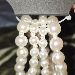 4 Strand Faux Pearls Bracelet 