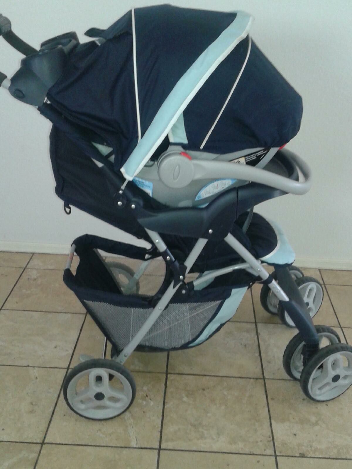 Graco stroller with matching car seat