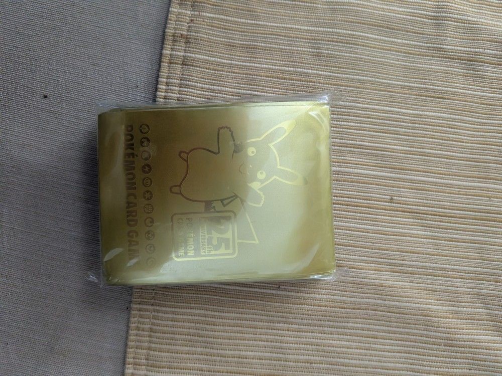 Pokemon Japanese 25th Anniversary Golden Pikachu Deck 64 Sleeves Sealed New