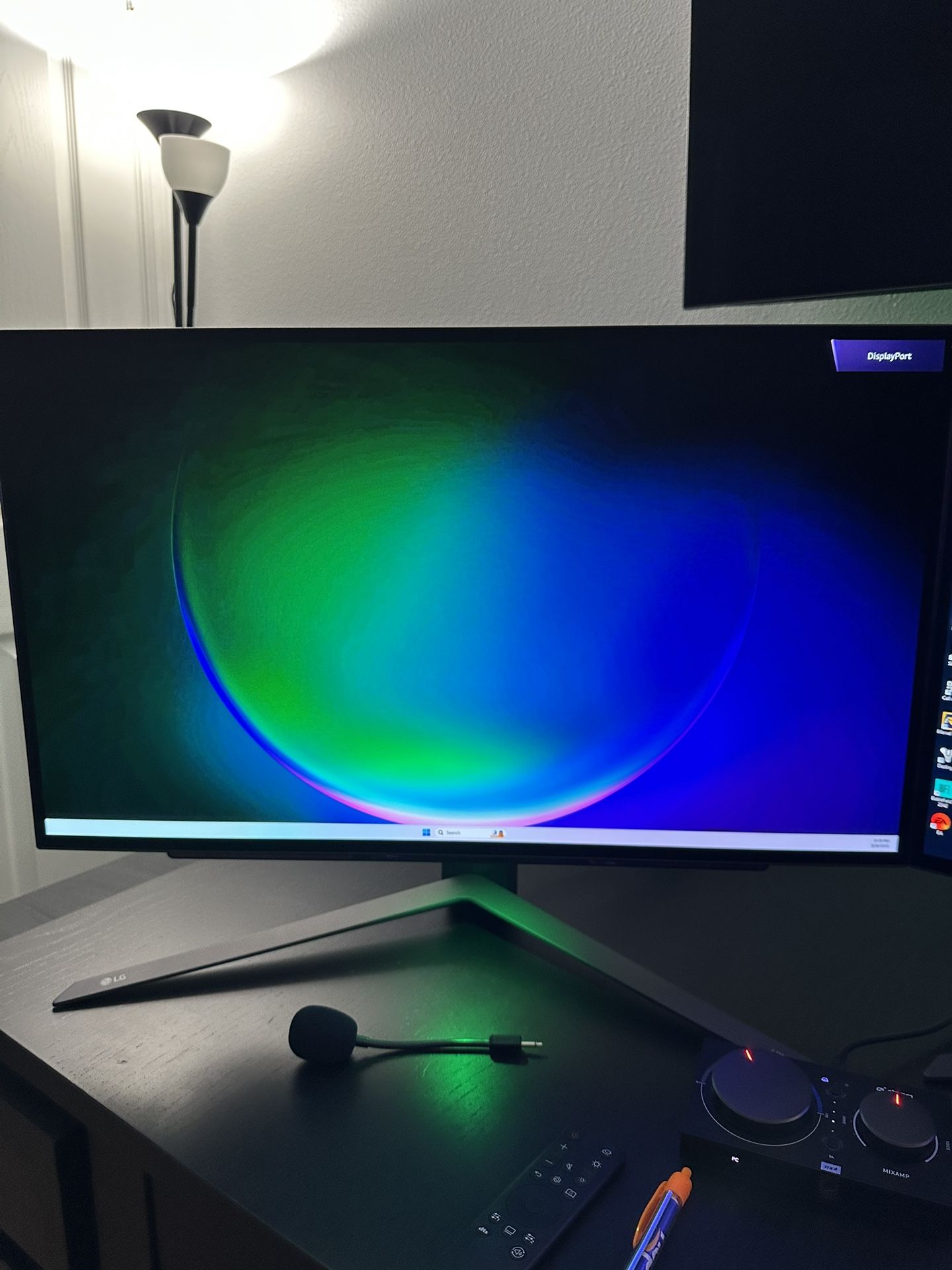 LG (27GS95QE) Gaming Monitors