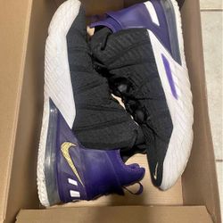 Lebron 18 Shoes Size 12 **LIKE NEW**