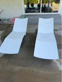 2 White Pool Loungers