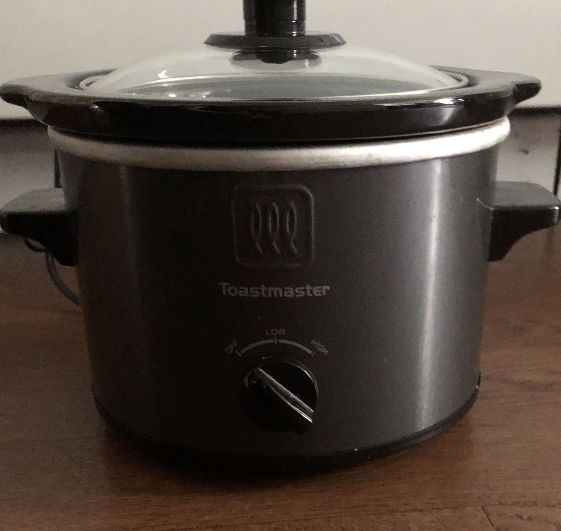 Super Sunday $10 Special: TOASTMASTER Charcoal Gray Mini Small Crock Pot Slow Cooker Model TM-151SC