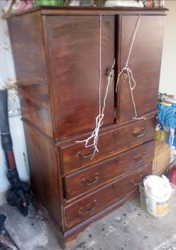 TV cabinet