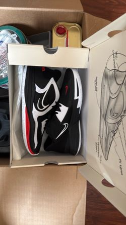 Basketball shoes