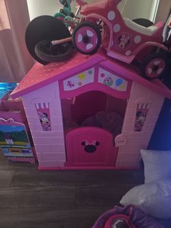 Minnie mouse house