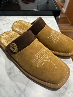 Ariat boot slippers! Size 9
