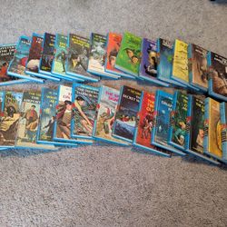 32 Hardy Boys Books 60s-70s