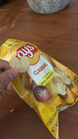 Hear shaped lays chip