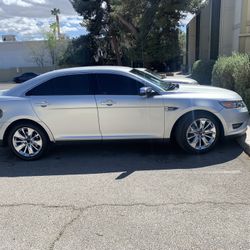 2011 Ford Taurus