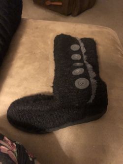 Ladies Size 6 Muk Luks