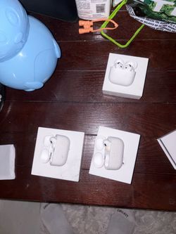 AirPods Pros 2 & 3