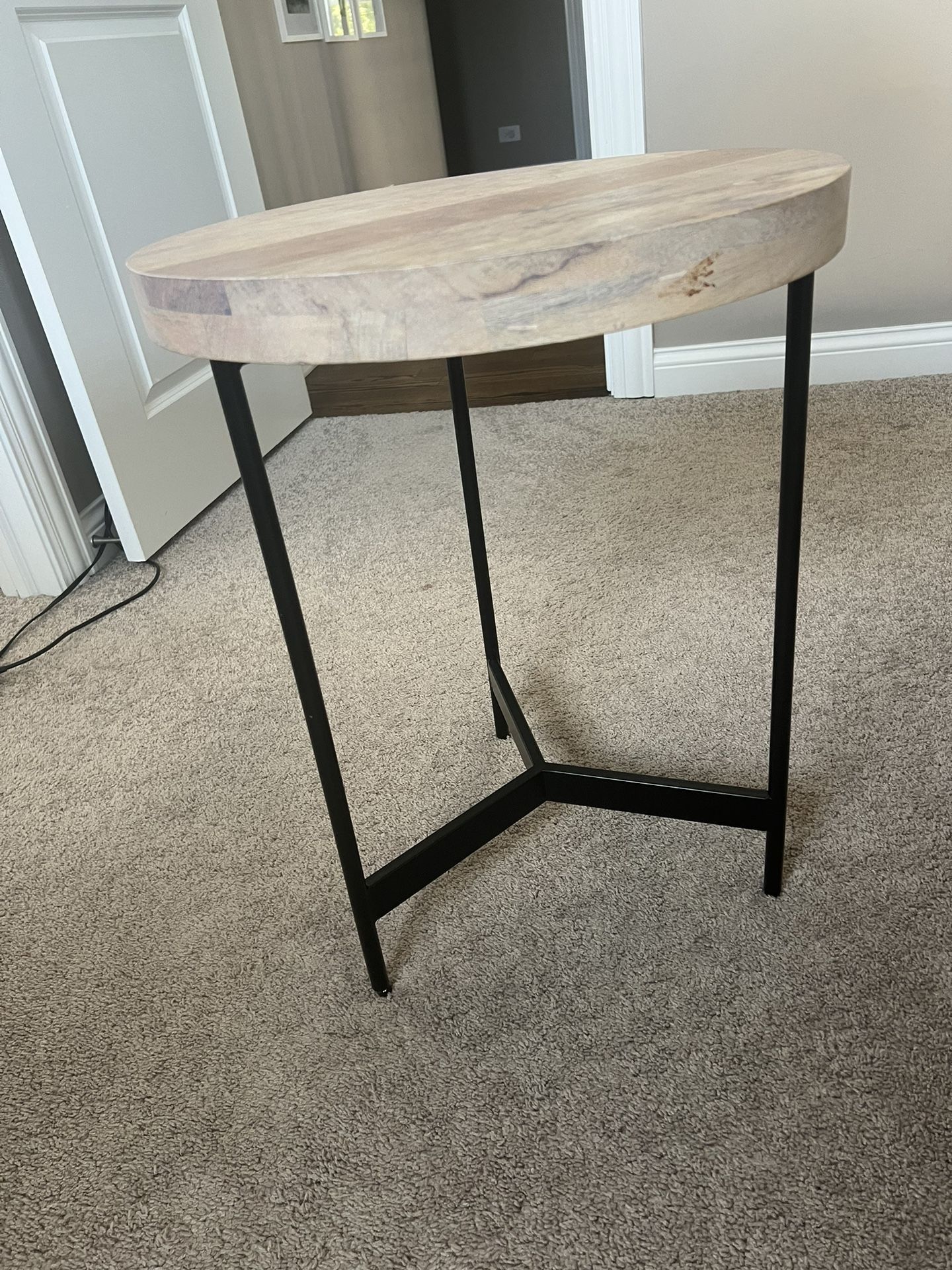 Target Side Table for Sale in Arlington Heights, IL OfferUp