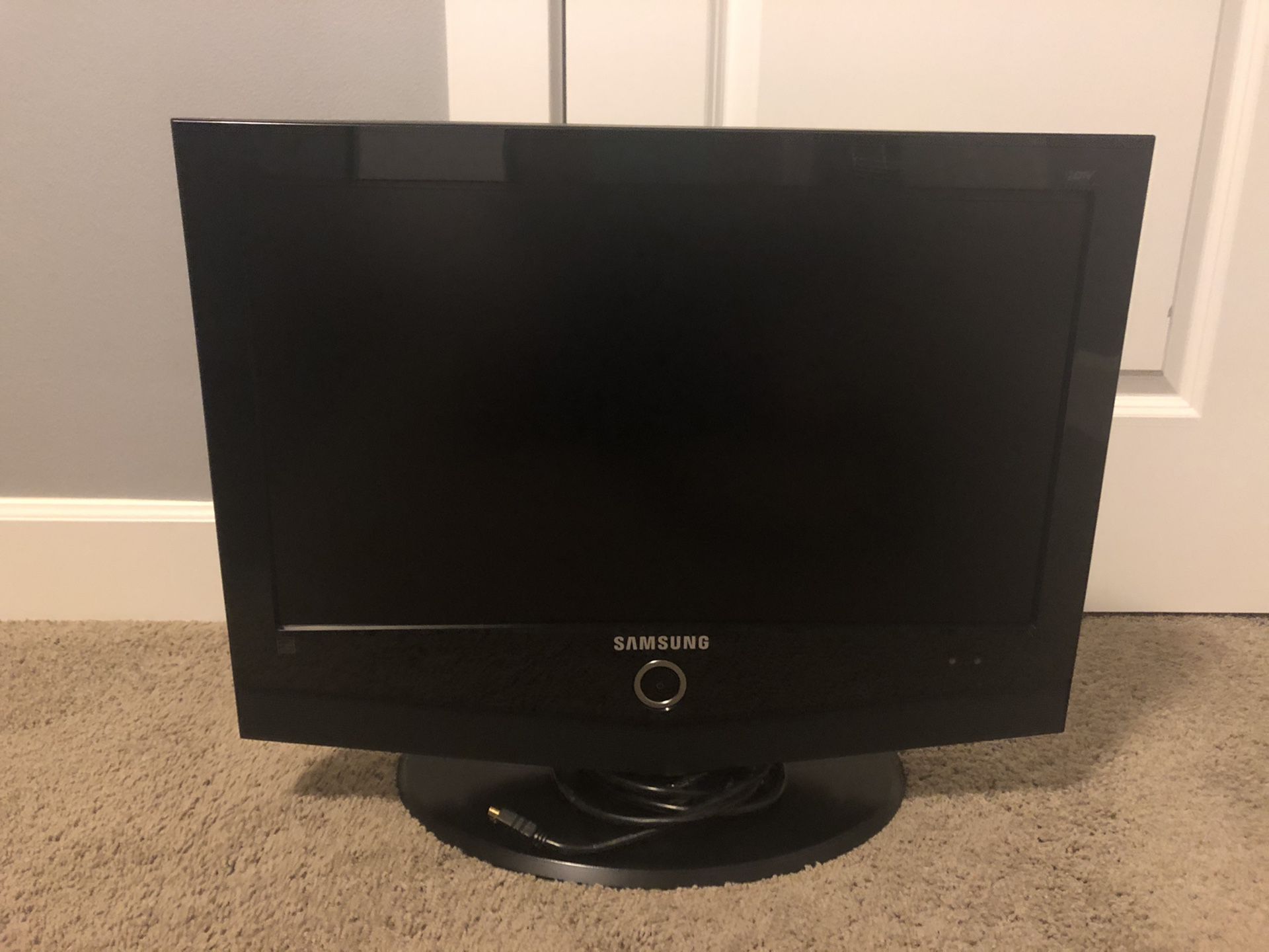 Samsung 25” flat screen HDTV with remote