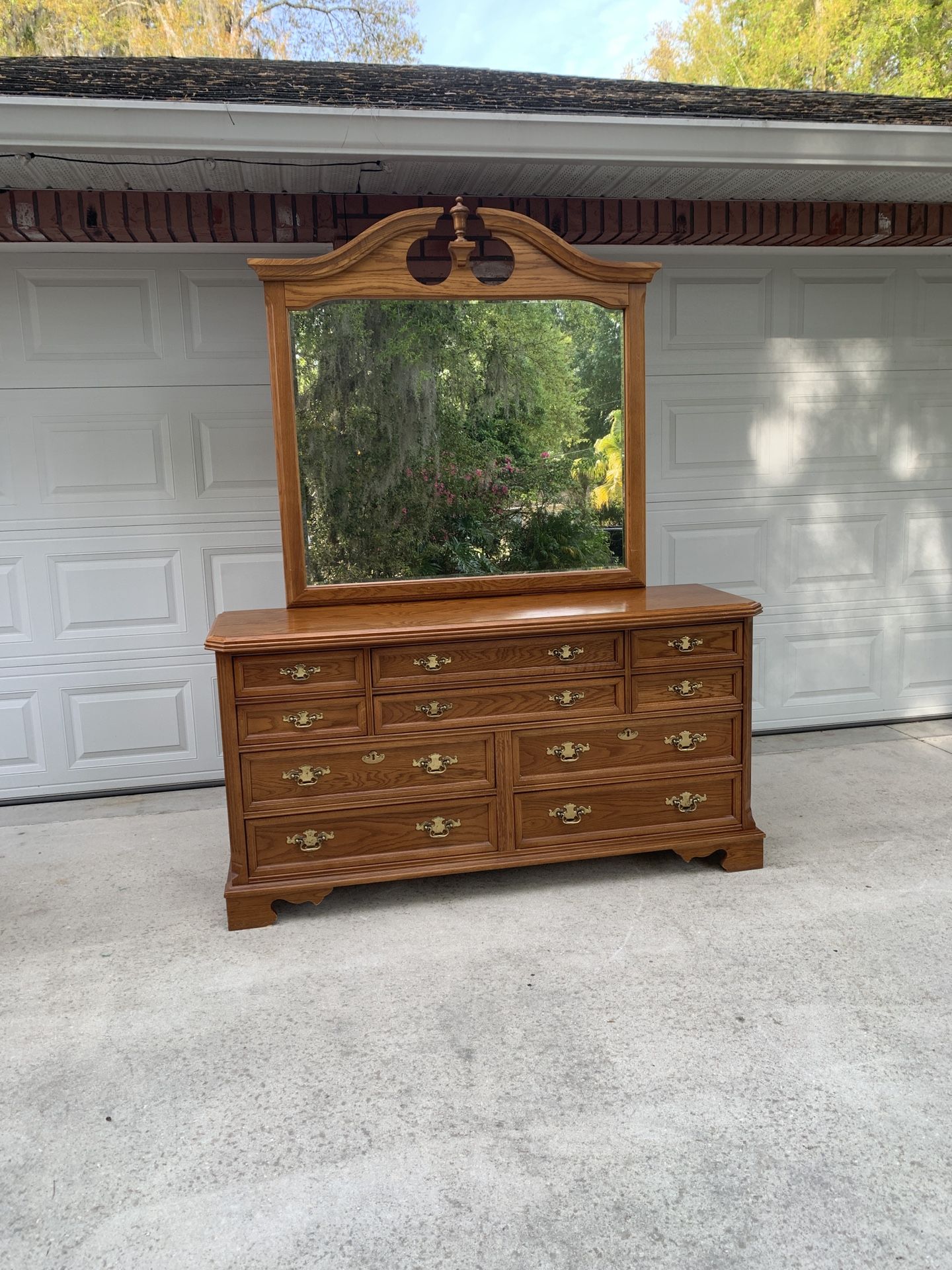 10 Drawer Dresser By Bassett Furniture 