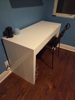 White Modern Writing Desk