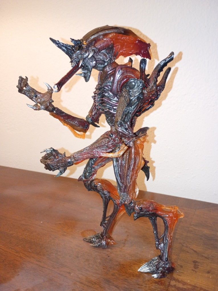 2020 Aliens Vs. Predator Xenomorph Rhino Alien Figure