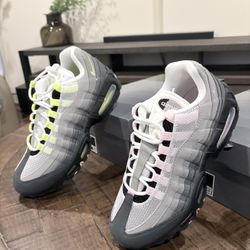 Nike Air Max 95 OG Big Bubble Neon Men’s  Pink Foam (Women's)