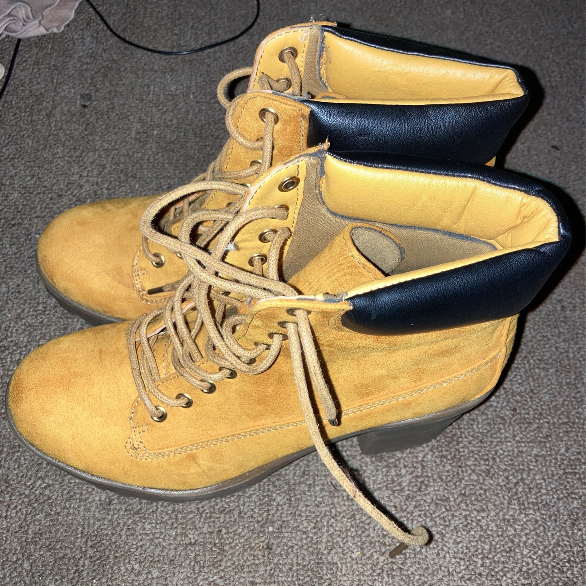 Women’s Hiking boots 