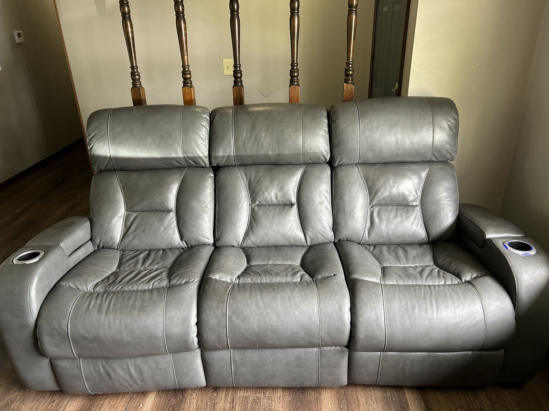 New Electrical Couch Dual Powered Recliners 