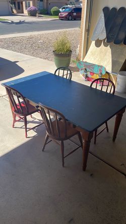 Child’s Farmhouse Dining Table with 4 Chairs