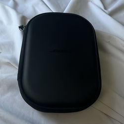 Black Bose headphones quietcomfort 45 model