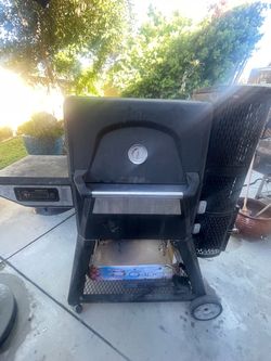 Master Built Gravity Smoker 560