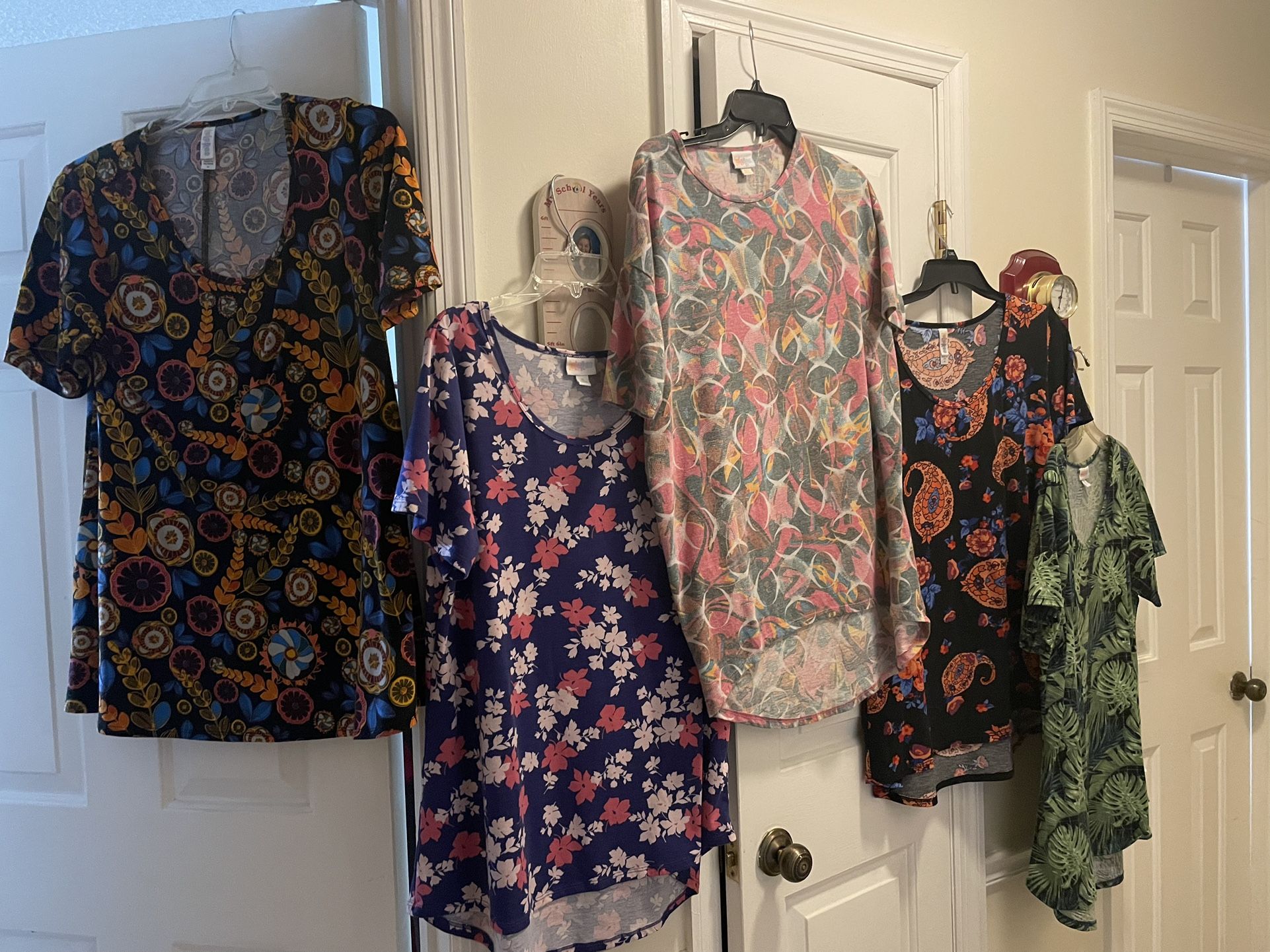 5 LuLalRoe Tops