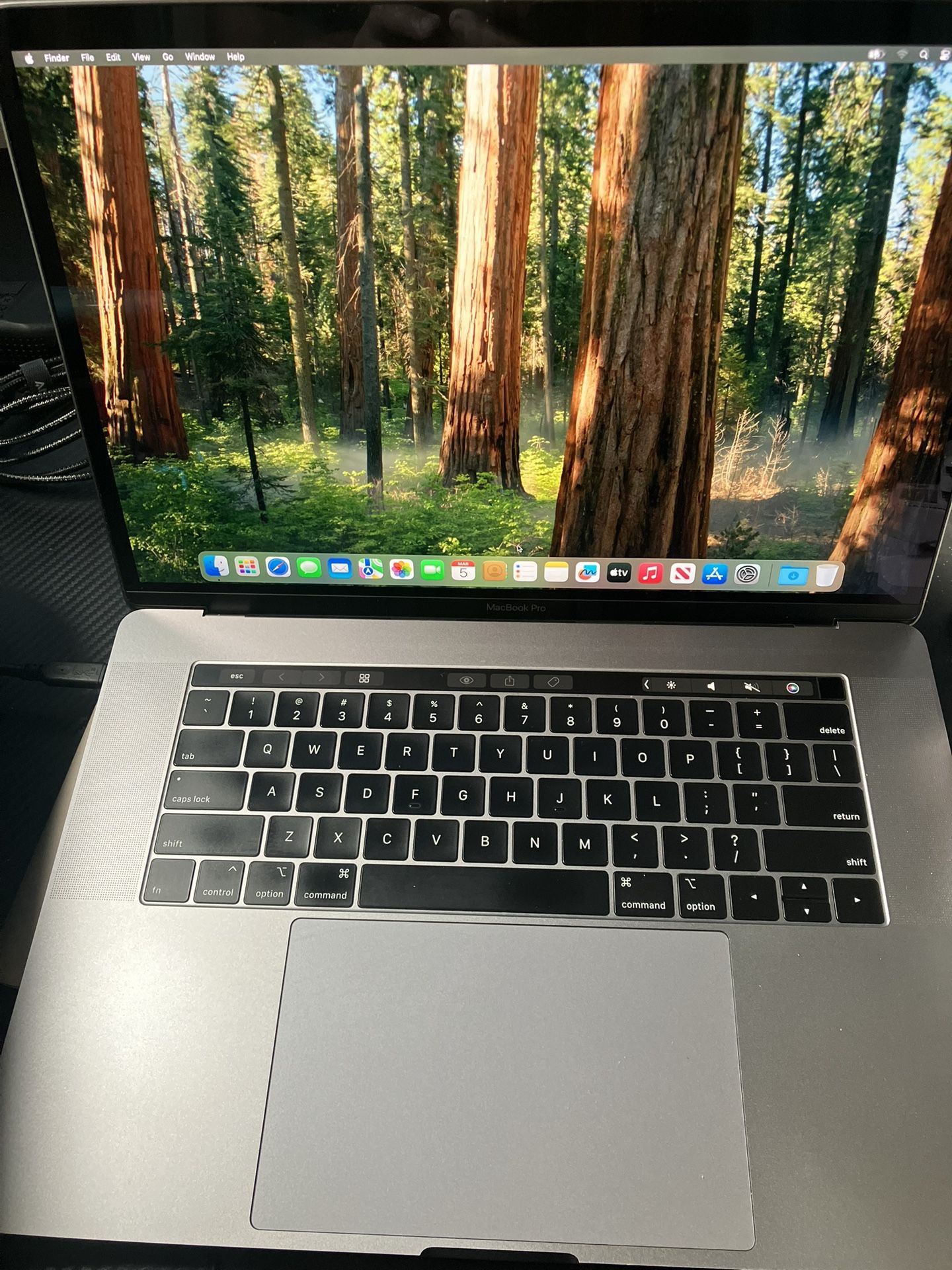 2018 (32gb Ram) MacBook Pro Loaded With Editing Software