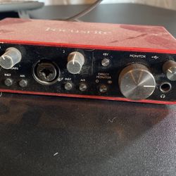 Focusrite Scarlett 2i2