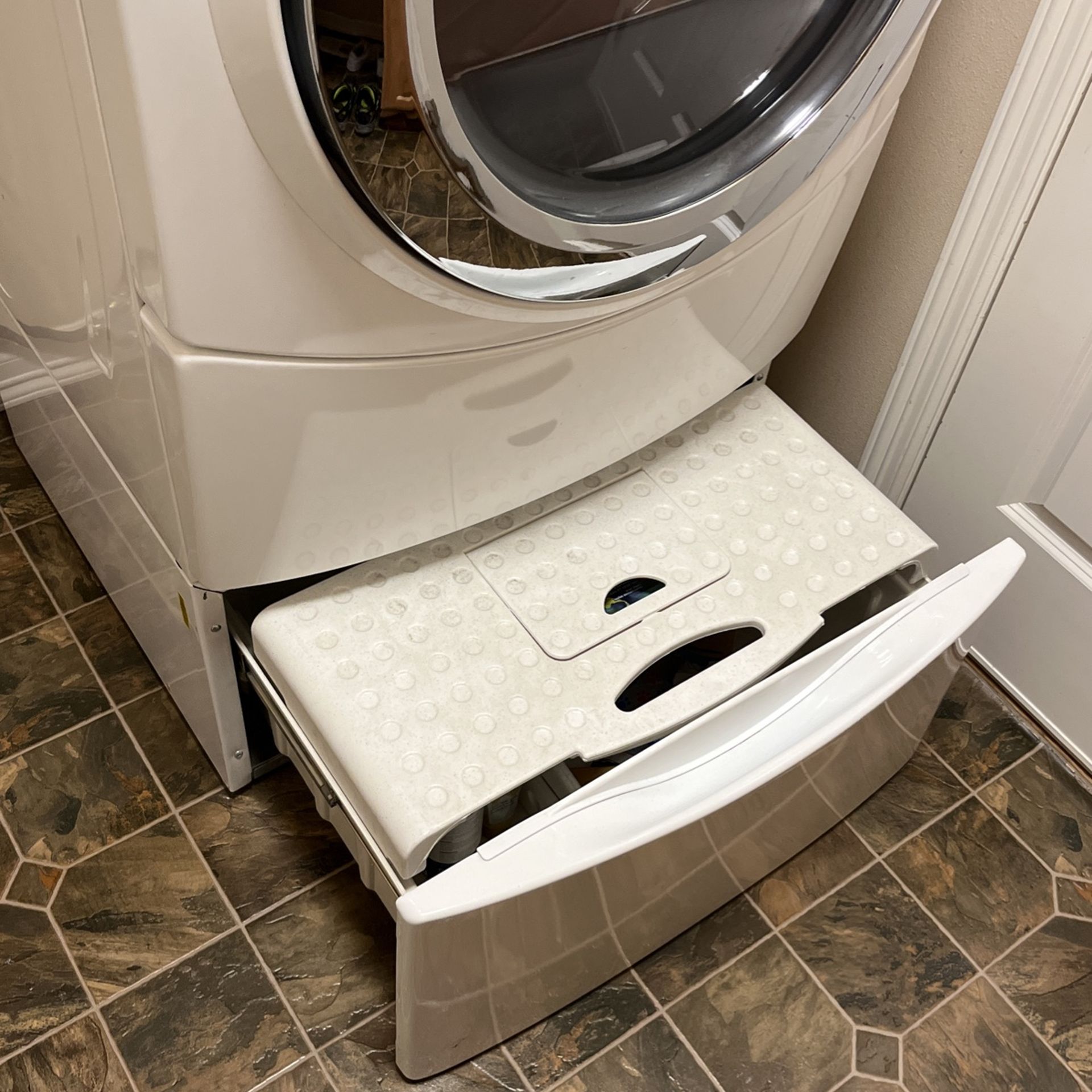 Whirlpool Duet Steam electric dryer for Sale in Covington, WA OfferUp