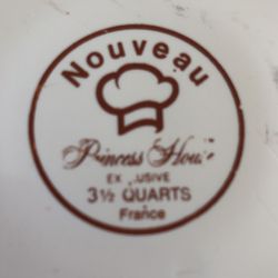 Princess House 3 1/2 Quarts White Caserole