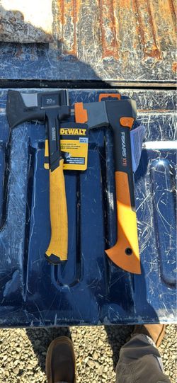 DeWalt & Fiskars X7 Camping Axe Bundle