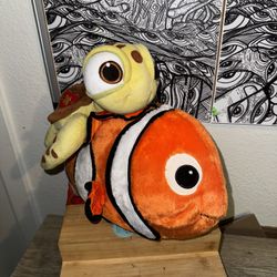 Disney finding Nemo - Nemo & squirt plush bundle