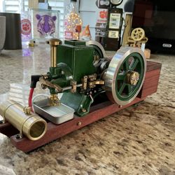 ENJOMOR 6cc Antique 4-Stroke Engine Mounted On A HM-01 wood Base With Equip Box