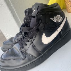 Nike Air Jordan  1 Mid Black White