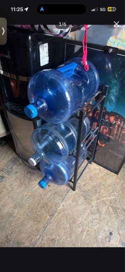 Water bottle storage rack