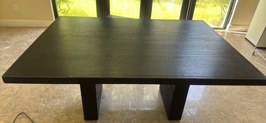 Crate and barrel dinner table w bench