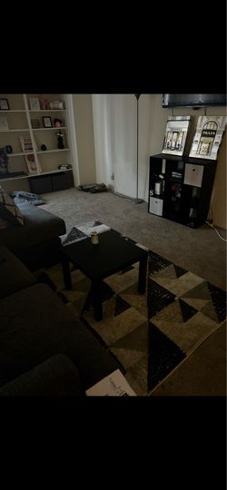 Area Rug & table
