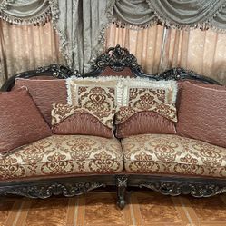Beautiful Couch Excellent Condition Only 100